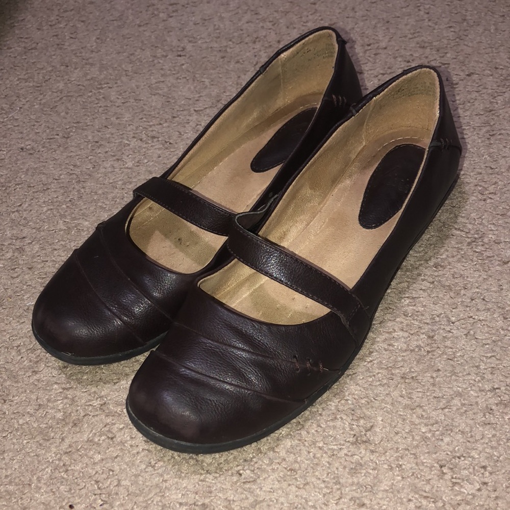 Extremely Comfortable Wide Width Shoes - image 5